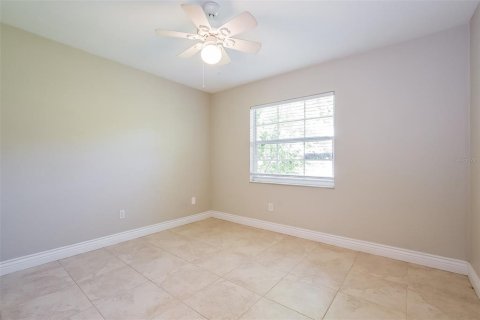 House in Deltona, Florida 4 bedrooms, 122.26 sq.m. № 1853163 - photo 13