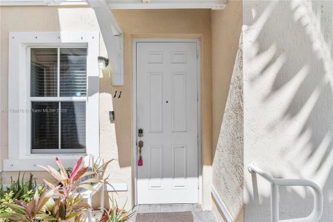 Купить таунхаус в Хомстед, Флорида 3 спальни, 141.49м2, № 2014592 - фото 6