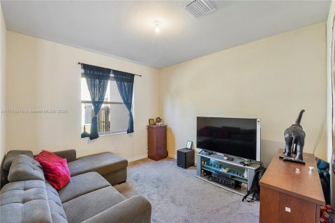 Купить таунхаус в Хомстед, Флорида 3 спальни, 141.49м2, № 2014592 - фото 14