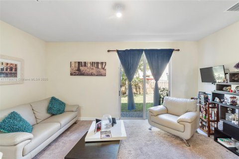 Купить таунхаус в Хомстед, Флорида 3 спальни, 141.49м2, № 2014592 - фото 16