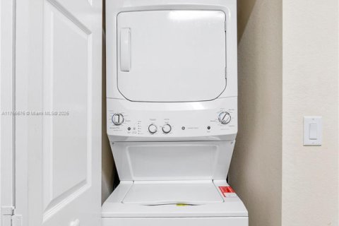 Купить таунхаус в Хомстед, Флорида 3 спальни, 141.49м2, № 2014592 - фото 22