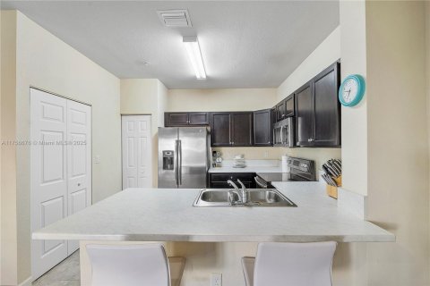 Купить таунхаус в Хомстед, Флорида 3 спальни, 141.49м2, № 2014592 - фото 9