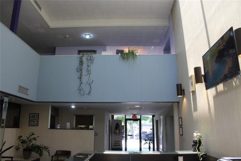 Propiedad comercial en alquiler en Clearwater, Florida, 1324.04 m2 № 2238991 - foto 5
