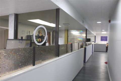 Propiedad comercial en alquiler en Clearwater, Florida, 1324.04 m2 № 2238991 - foto 12
