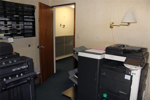 Propiedad comercial en alquiler en Clearwater, Florida, 1324.04 m2 № 2238991 - foto 14