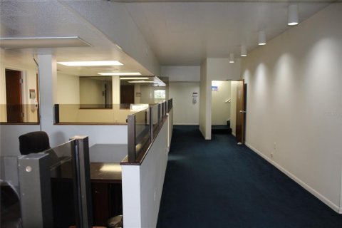 Propiedad comercial en alquiler en Clearwater, Florida, 1324.04 m2 № 2238991 - foto 6