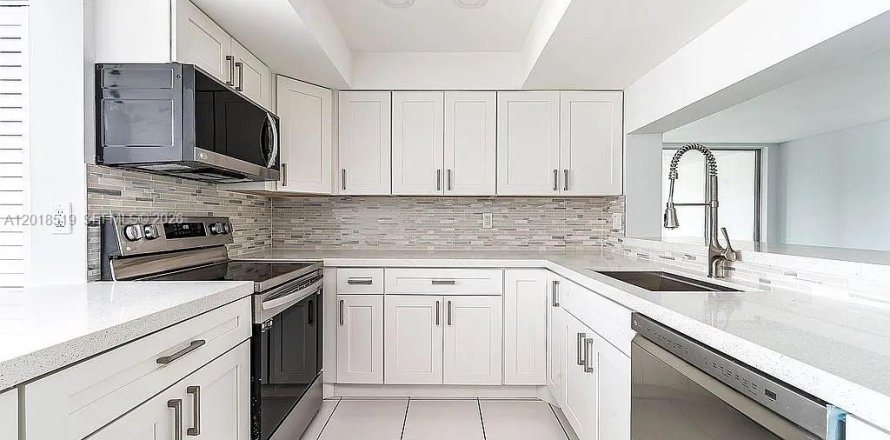 Condo in Davie, Florida, 3 bedrooms  № 2185866