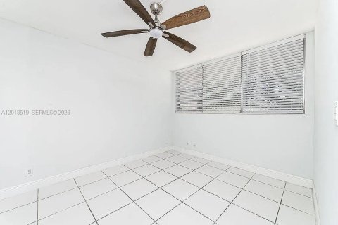 Condo in Davie, Florida, 3 bedrooms  № 2185866 - photo 10