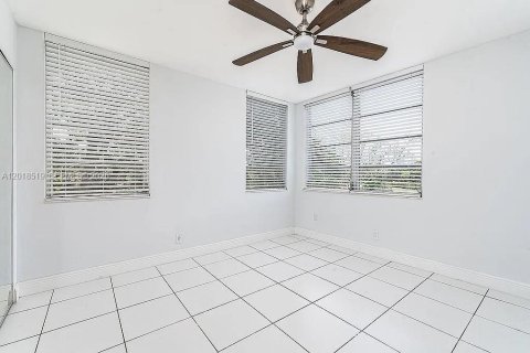 Condo in Davie, Florida, 3 bedrooms  № 2185866 - photo 12