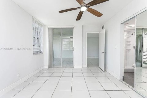 Condo in Davie, Florida, 3 bedrooms  № 2185866 - photo 8