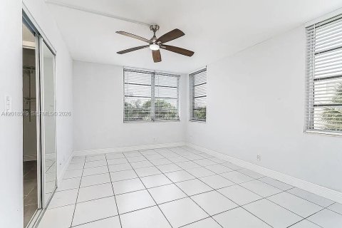 Condo in Davie, Florida, 3 bedrooms  № 2185866 - photo 13