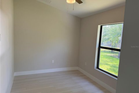 House in Punta Gorda, Florida 4 bedrooms, 142.33 sq.m. № 2217927 - photo 12