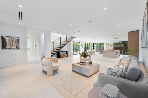 House in Miami, Florida 4 bedrooms, 309.92 sq.m. № 1951878 - photo 2
