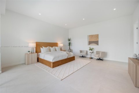 House in Miami, Florida 4 bedrooms, 309.92 sq.m. № 1951878 - photo 17