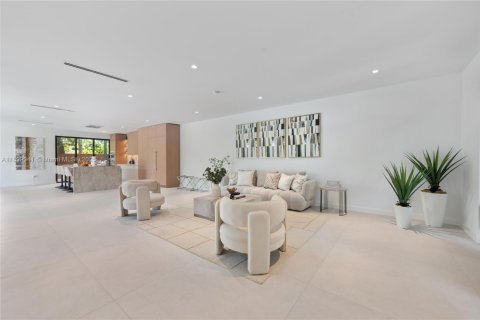 House in Miami, Florida 4 bedrooms, 309.92 sq.m. № 1951878 - photo 3