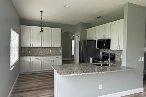 House in Kissimmee, Florida 4 bedrooms, 222.59 sq.m. № 2128175 - photo 24