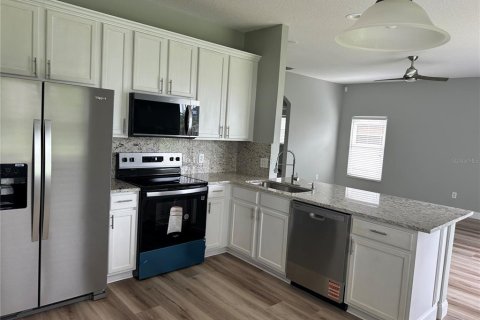 House in Kissimmee, Florida 4 bedrooms, 222.59 sq.m. № 2128175 - photo 21