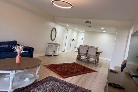 Copropriété à louer à Weston, Floride: 2 chambres, 117.06 m2 № 2076284 - photo 13