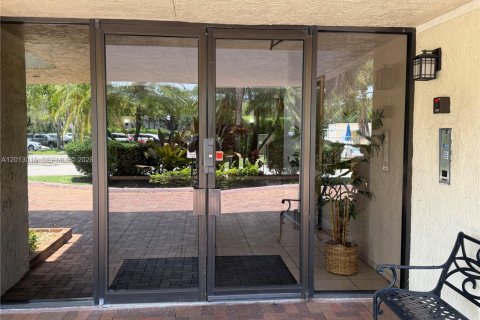 Copropriété à louer à Weston, Floride: 2 chambres, 117.06 m2 № 2076284 - photo 3