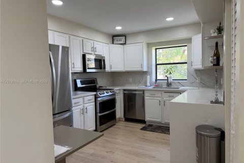 Copropriété à louer à Weston, Floride: 2 chambres, 117.06 m2 № 2076284 - photo 16