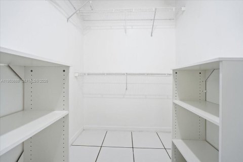 Villa ou maison à vendre à Weston, Floride: 3 chambres, 139.82 m2 № 2009777 - photo 22