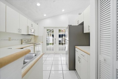 Villa ou maison à vendre à Weston, Floride: 3 chambres, 139.82 m2 № 2009777 - photo 11