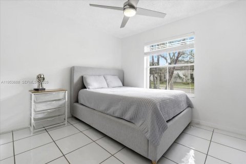 Villa ou maison à vendre à Weston, Floride: 3 chambres, 139.82 m2 № 2009777 - photo 27