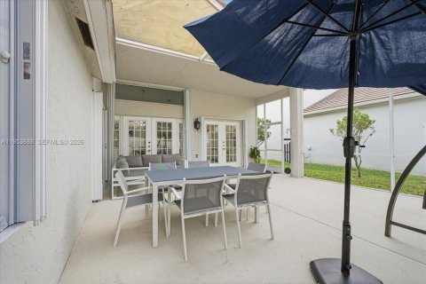 Villa ou maison à vendre à Weston, Floride: 3 chambres, 139.82 m2 № 2009777 - photo 15