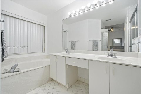 Villa ou maison à vendre à Weston, Floride: 3 chambres, 139.82 m2 № 2009777 - photo 19