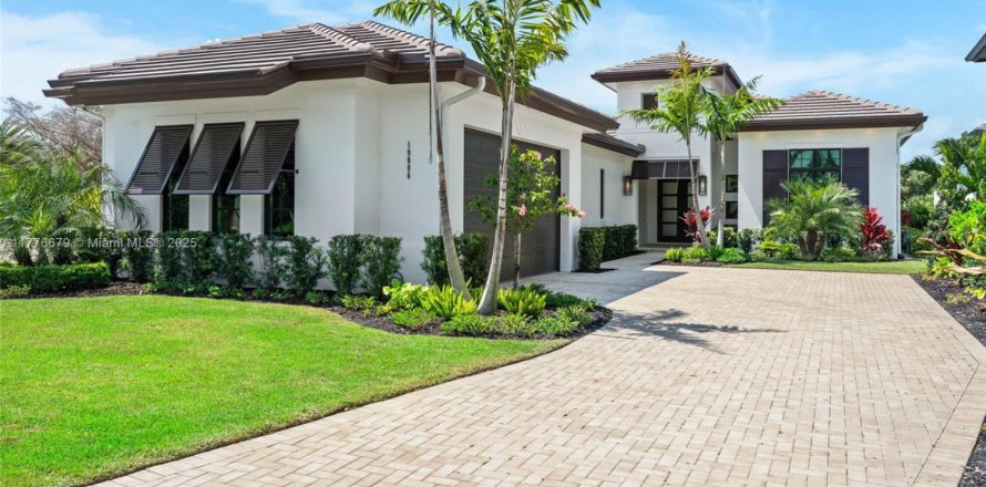 House in Fort Myers, Florida 4 bedrooms, 288.93 sq.m. № 1707954