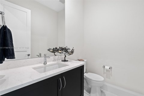 House in Fort Myers, Florida 4 bedrooms, 288.93 sq.m. № 1707954 - photo 24