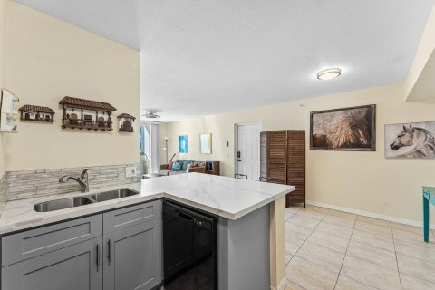 Condo in Boynton Beach, Florida, 1 bedroom  № 2392461 - photo 8