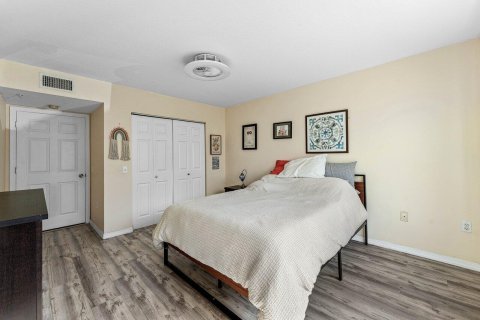 Condo in Boynton Beach, Florida, 1 bedroom  № 2392461 - photo 16