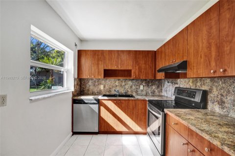 Villa ou maison à louer à Deerfield Beach, Floride: 3 chambres, 102.56 m2 № 2046457 - photo 14