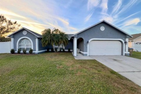 House in Kissimmee, Florida 4 bedrooms, 173.54 sq.m. № 2398929