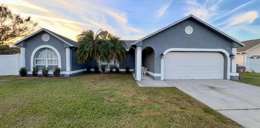 House in Kissimmee, Florida 4 bedrooms, 173.54 sq.m. № 2398929