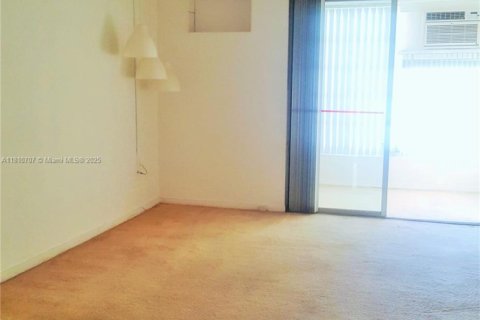 Condominio en venta en Miami, Florida, 37.81 m2 № 2034589 - foto 4