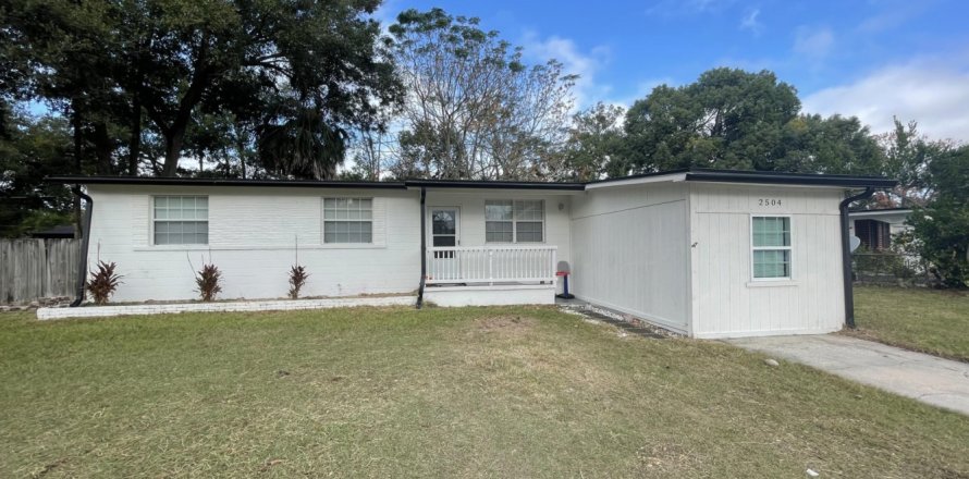 Commercial property in Jacksonville, Florida 4 bedrooms, 133.41 sq.m. № 882109