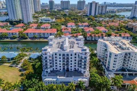 Copropriété à louer à Aventura, Floride: 3 chambres, 170.29 m2 № 2189844 - photo 3