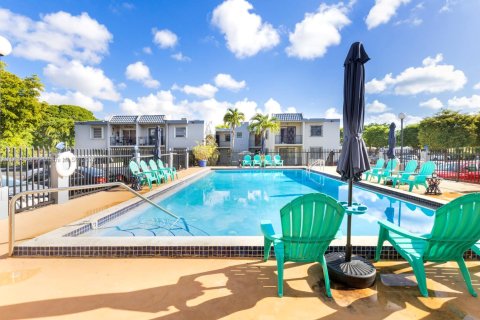 Condo in Miami, Florida, 1 bedroom  № 1809792 - photo 14