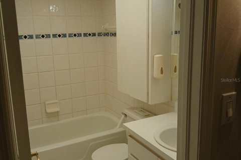 Condo in Tampa, Florida, 2 bedrooms  № 1849526 - photo 16