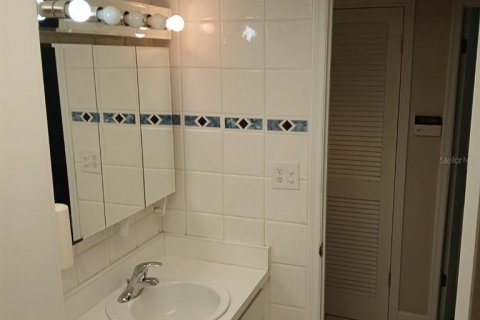 Condo in Tampa, Florida, 2 bedrooms  № 1849526 - photo 15
