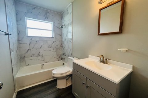 Villa ou maison à louer à Winter Haven, Floride: 2 chambres, 84.73 m2 № 2428800 - photo 10
