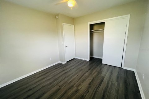 Villa ou maison à louer à Winter Haven, Floride: 2 chambres, 84.73 m2 № 2428800 - photo 13