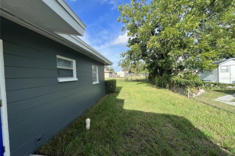 Villa ou maison à louer à Winter Haven, Floride: 2 chambres, 84.73 m2 № 2428800 - photo 18