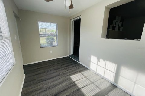 Villa ou maison à louer à Winter Haven, Floride: 2 chambres, 84.73 m2 № 2428800 - photo 15