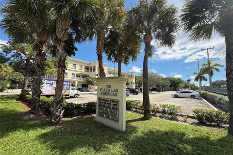 Propiedad comercial en venta en Margate, Florida № 1981775 - foto 2