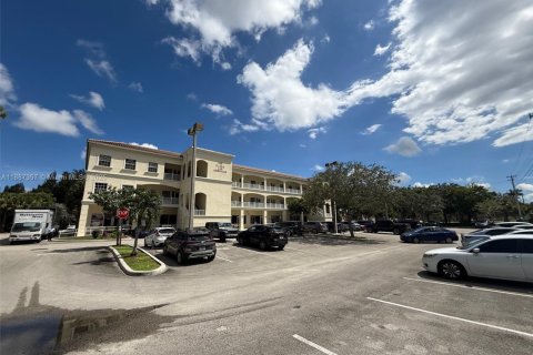 Propiedad comercial en venta en Margate, Florida № 1981775 - foto 4