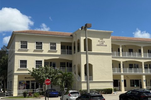 Propiedad comercial en venta en Margate, Florida № 1981775 - foto 6