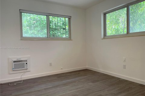 Villa ou maison à louer à Miami Beach, Floride: 1 chambre, 70.61 m2 № 1949619 - photo 9